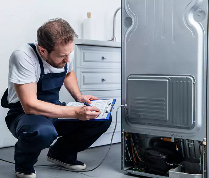 Why Dracut, MA Homeowners Choose Dracut Appliance Pro for Refrigerator Leak Repair?